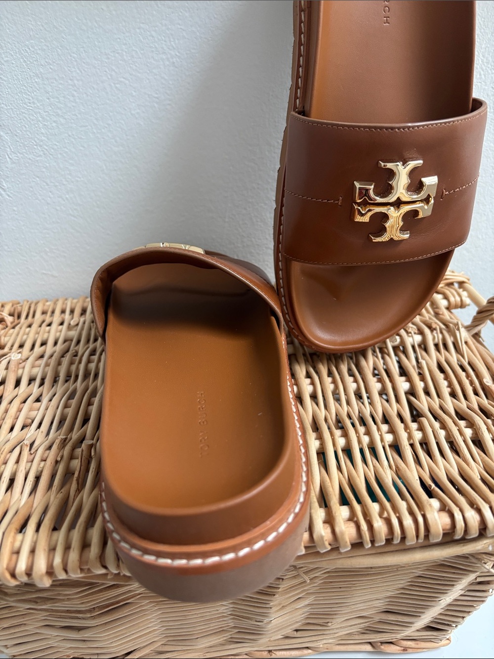 Tory Burch Chestnut Leather Slide Sandals with Gold Logo - Picture 4 of 5